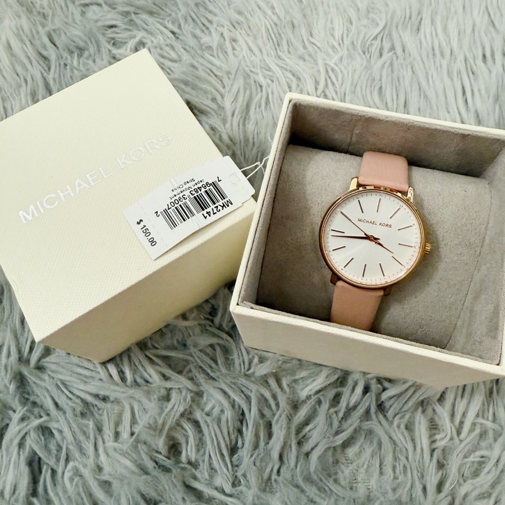 Michael Kors Pink and White Watch Elegant Accessories